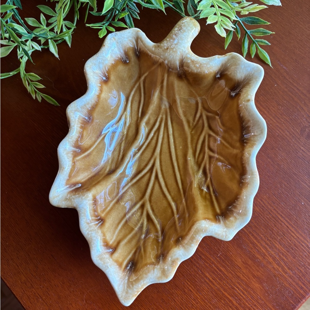 Hull Pottery Leaf Dish Vintage